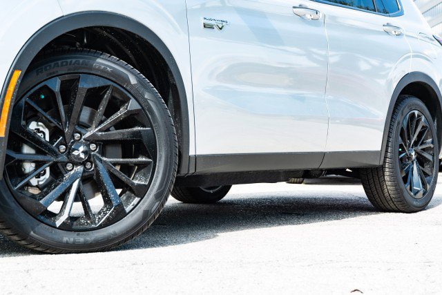 New 2025 Mitsubishi Outlander SEL Black Edition image 2