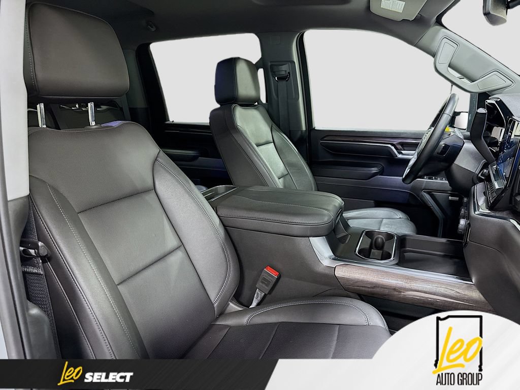 Used 2024 Chevrolet Silverado 3500 LTZ w/ LTZ Plus Package AWD/4WD image 33
