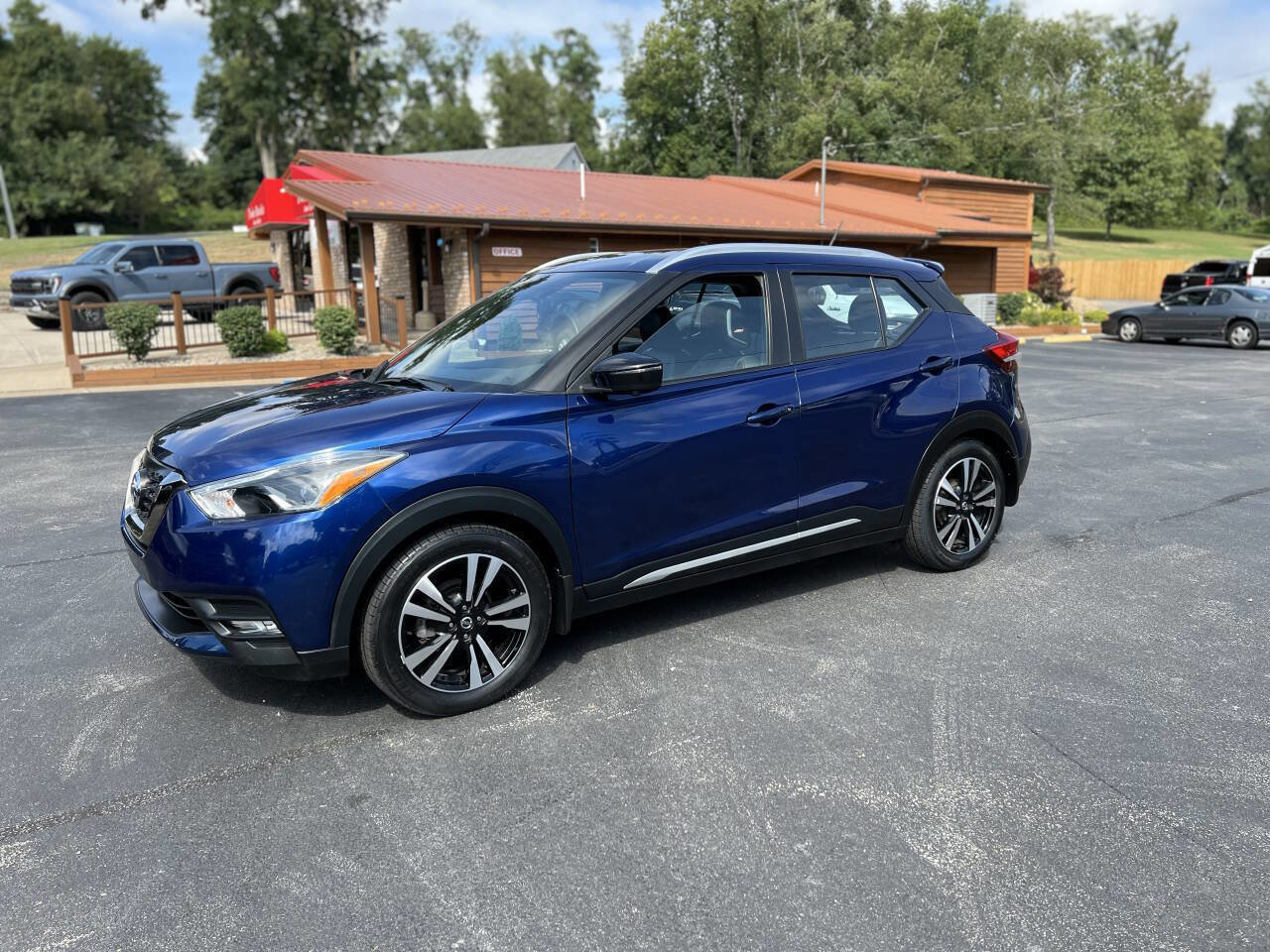 Used 2019 Nissan Kicks SR w/ SR Premium Package image 1