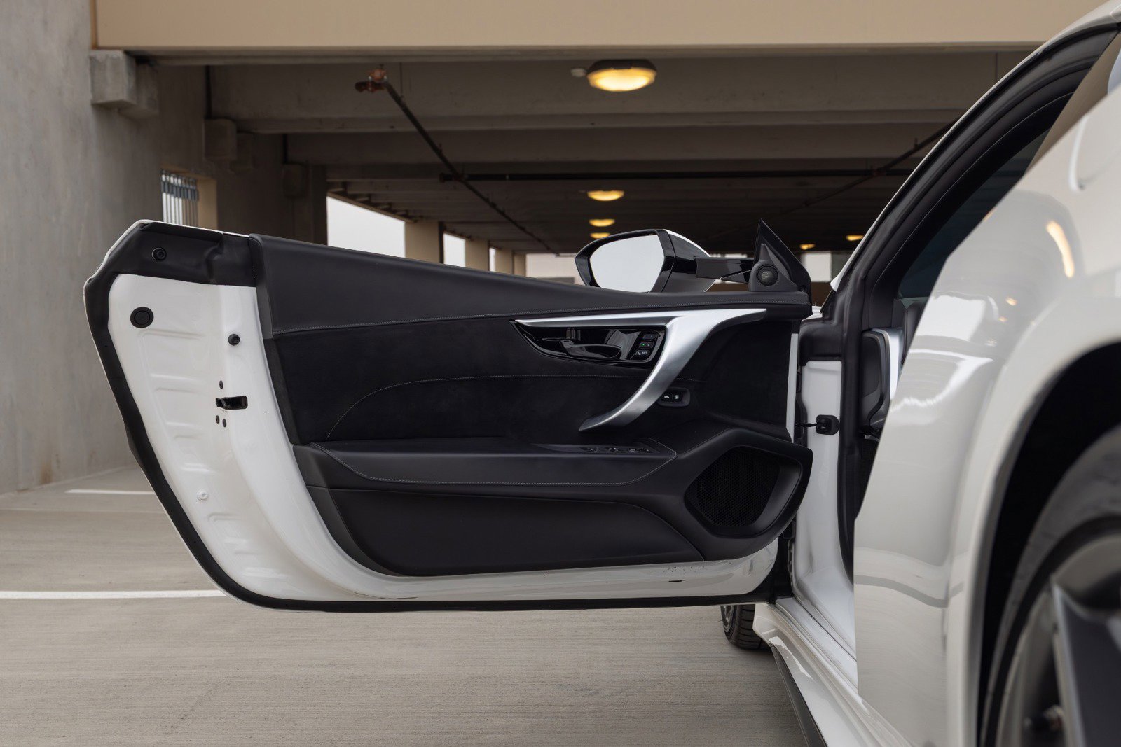 Used 2017 Acura NSX image 40