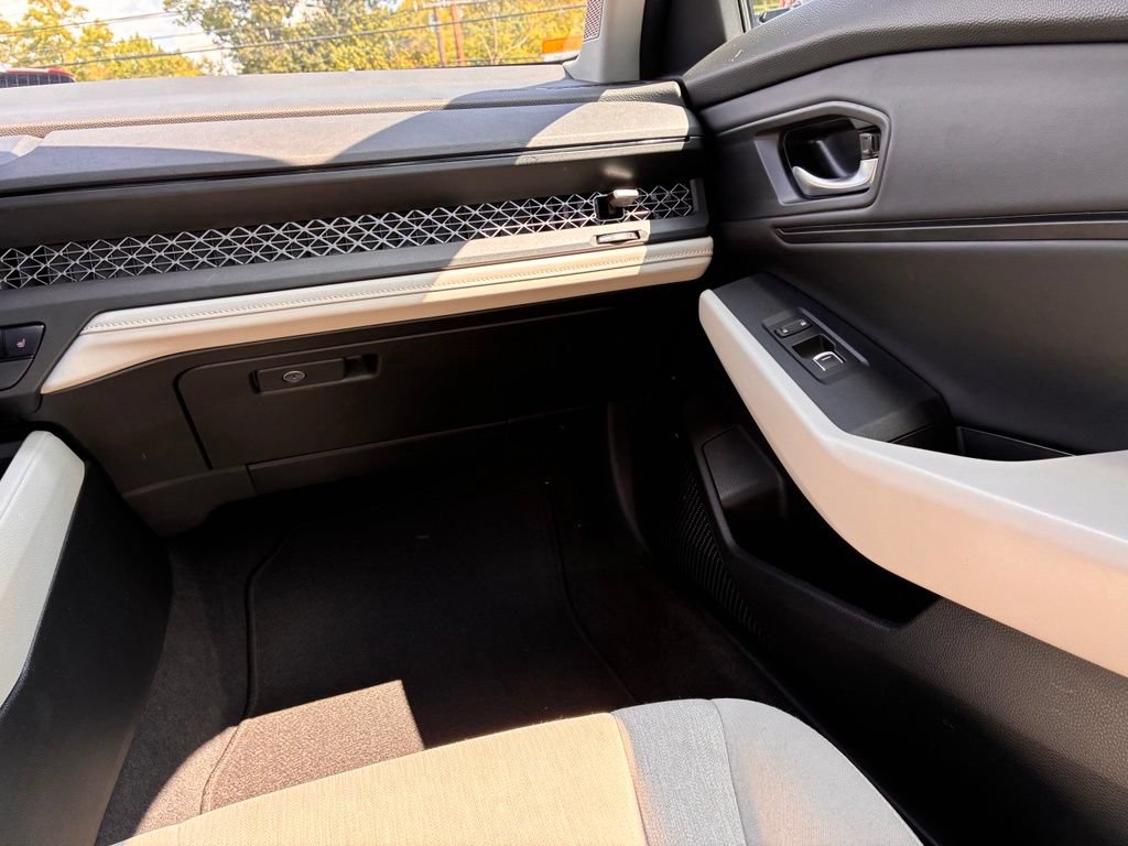 Used 2023 Honda Accord EX image 39