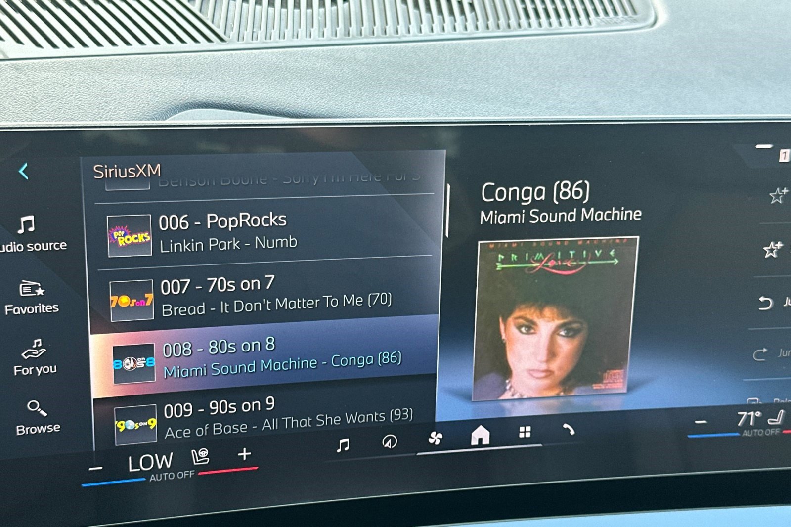 Used 2026 BMW 540i xDrive w/ M Sport Package AWD/4WD image 23