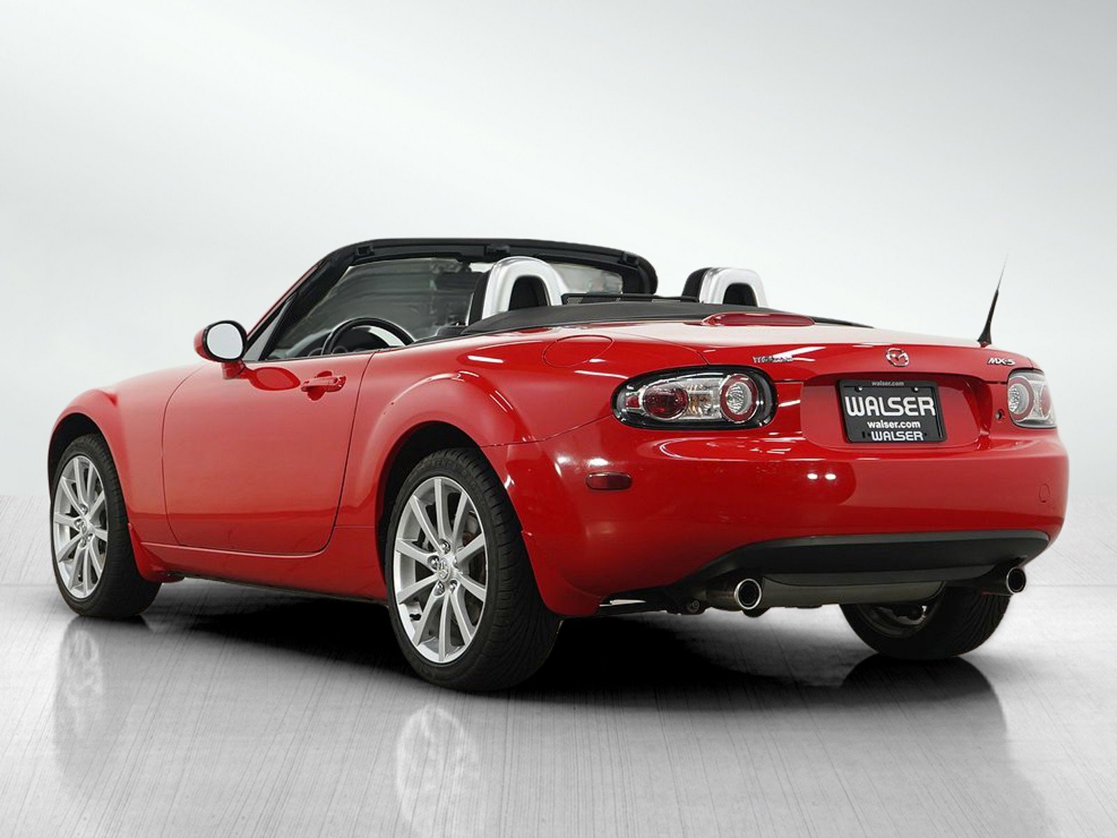 Used 2006 MAZDA MX-5 Miata Sport RWD image 4