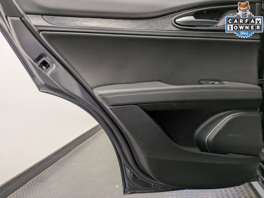 Used 2023 Alfa Romeo Stelvio Sprint image 22