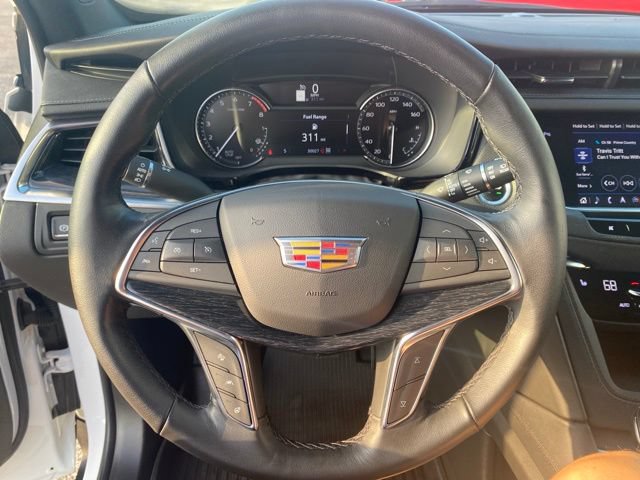Used 2023 Cadillac XT5 Premium Luxury w/ LPO, Floor Liner Package AWD/4WD image 21
