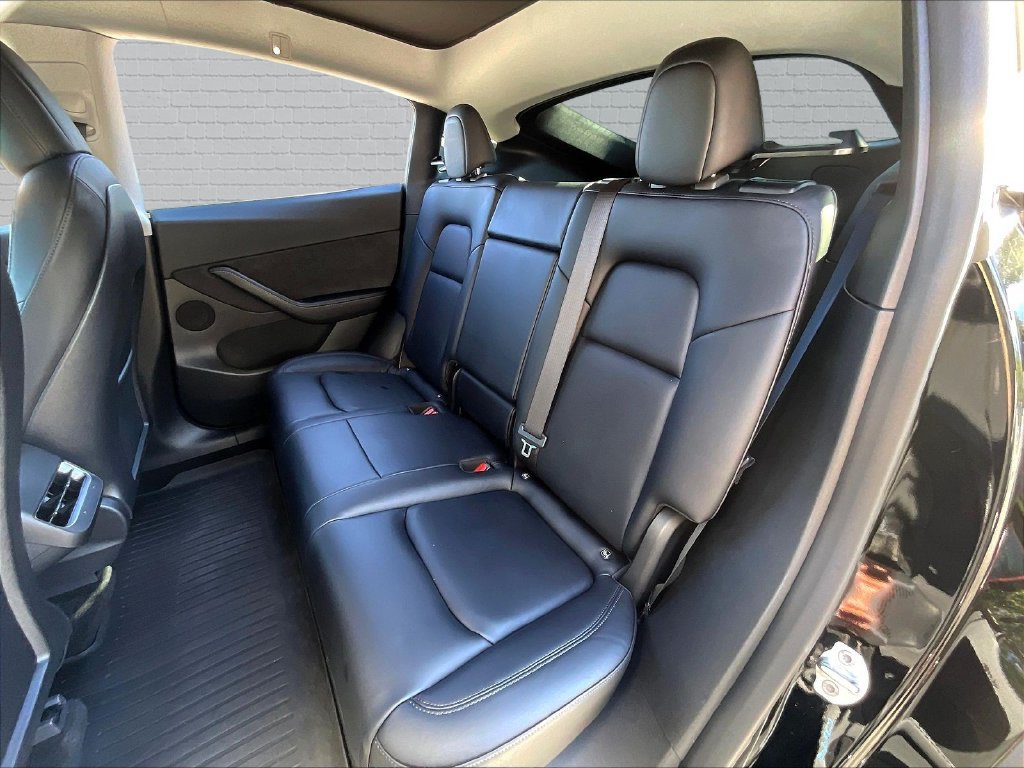 Used 2022 Tesla Model Y Performance AWD/4WD image 15
