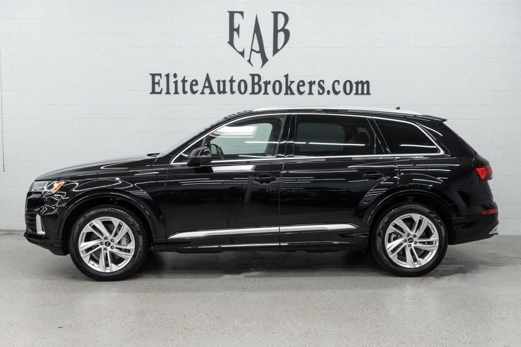 Used 2023 Audi Q7 2.0T Premium w/ Convenience Package AWD/4WD image 2