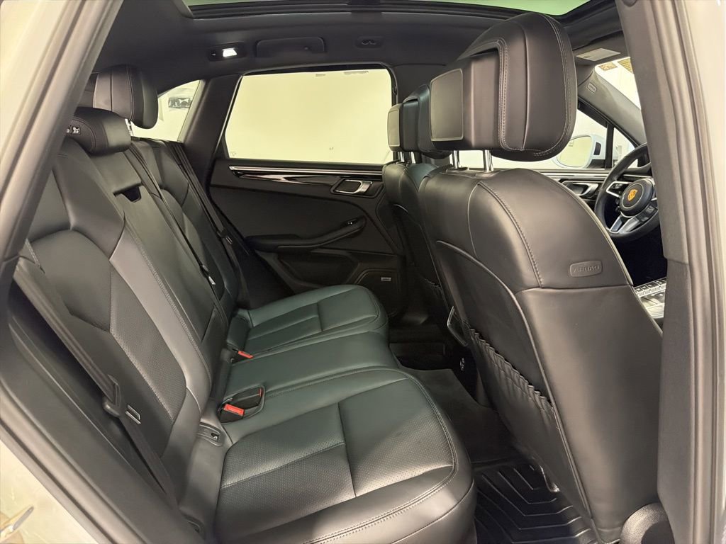 Used 2021 Porsche Macan AWD/4WD image 28