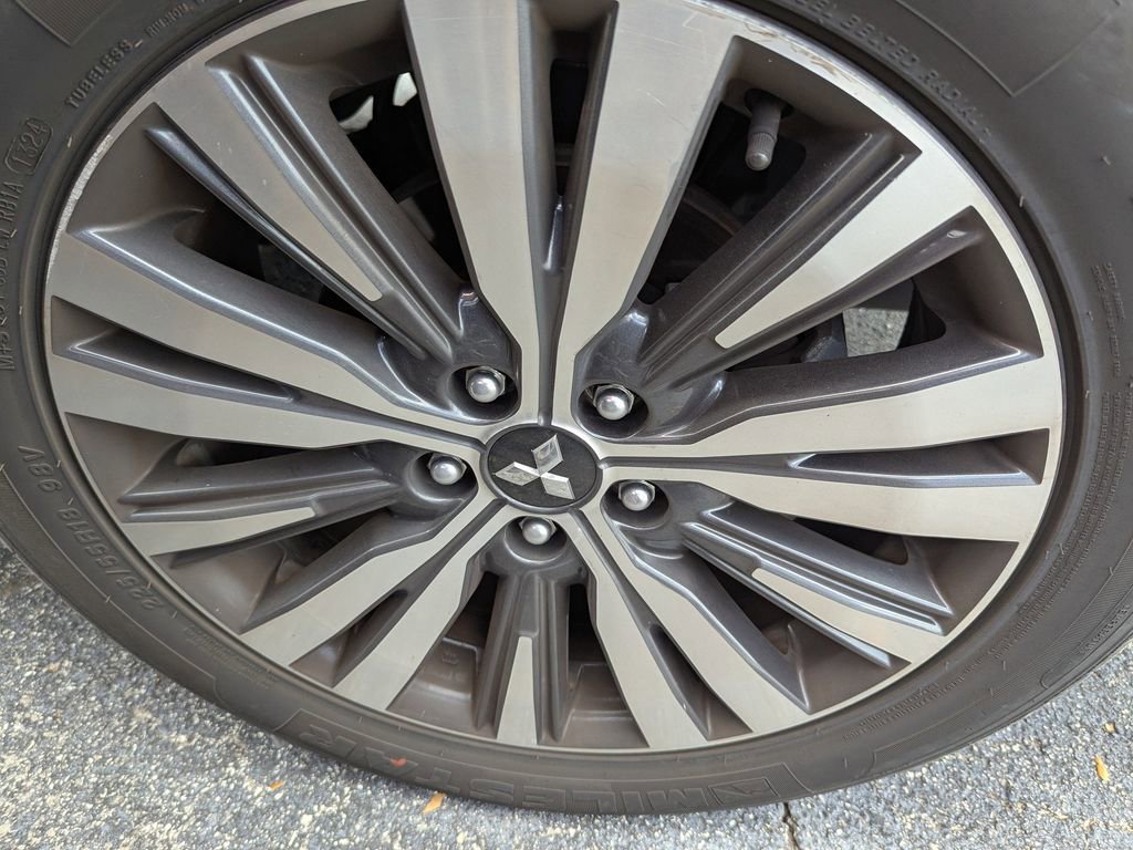 Used 2020 Mitsubishi Outlander ES image 10