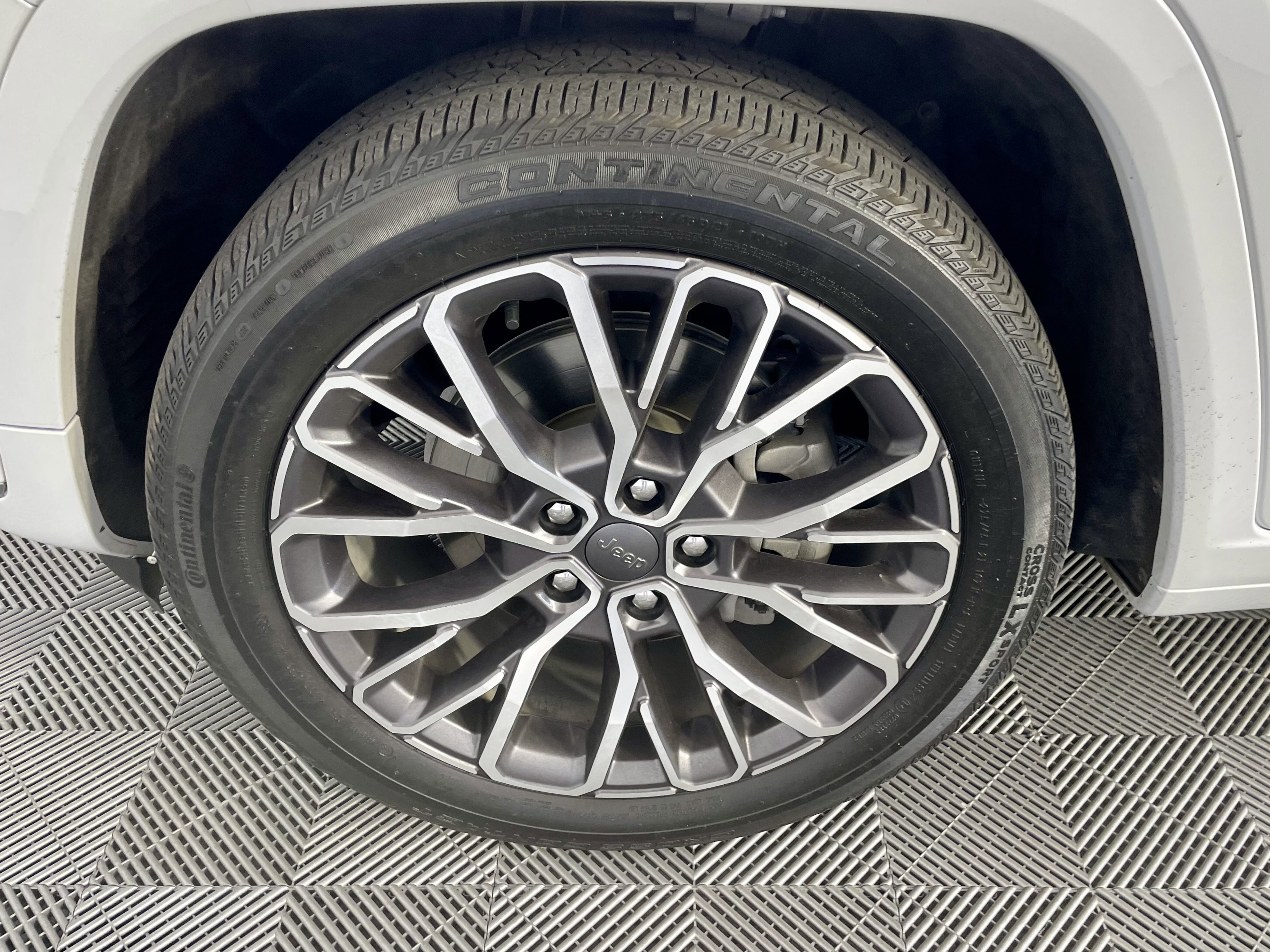 Certified 2022 Jeep Grand Cherokee L Summit AWD/4WD image 9