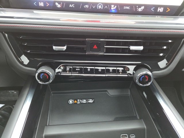 Used 2025 Chevrolet Suburban RST image 67