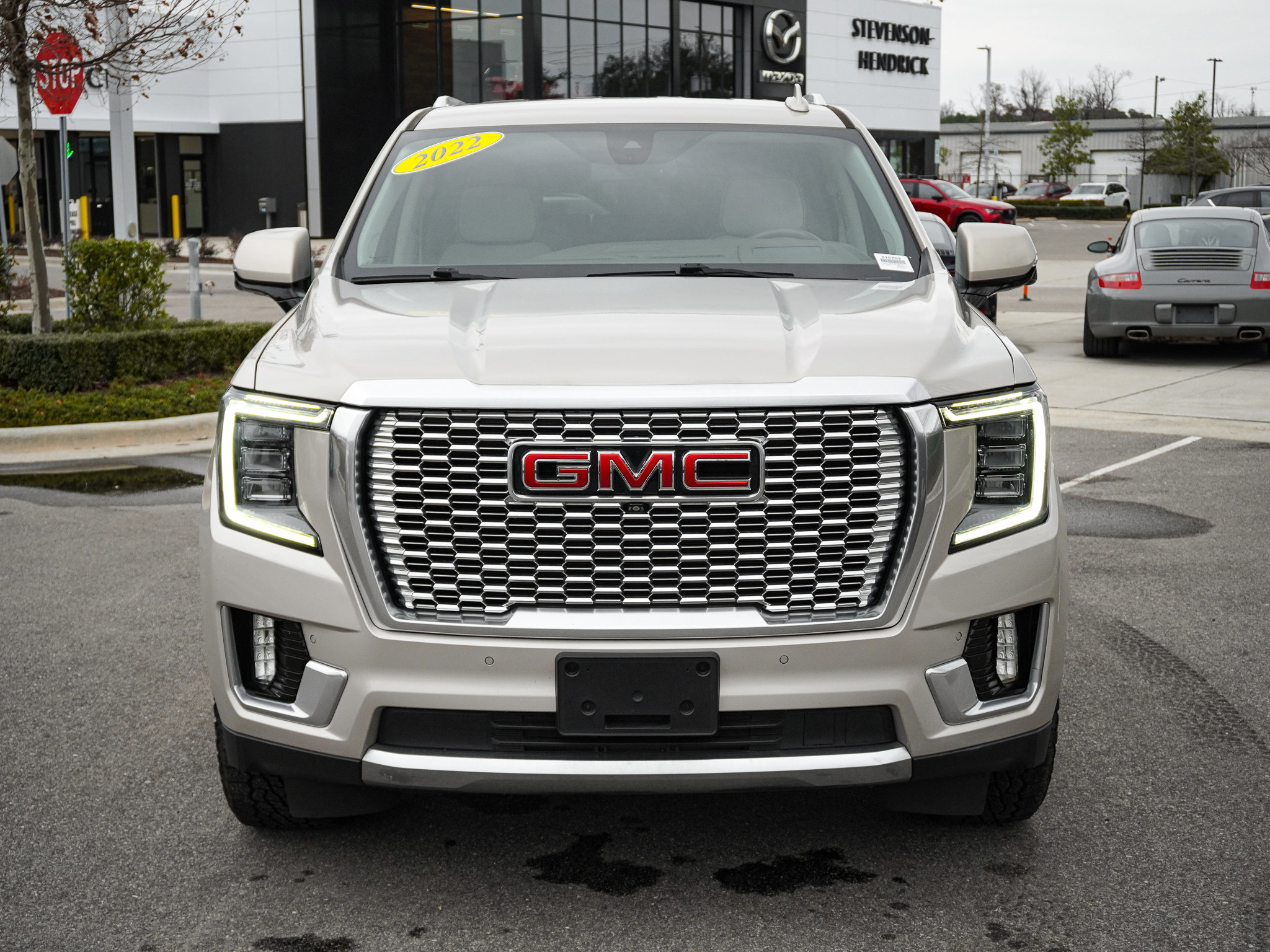 Used 2022 GMC Yukon XL Denali image 3