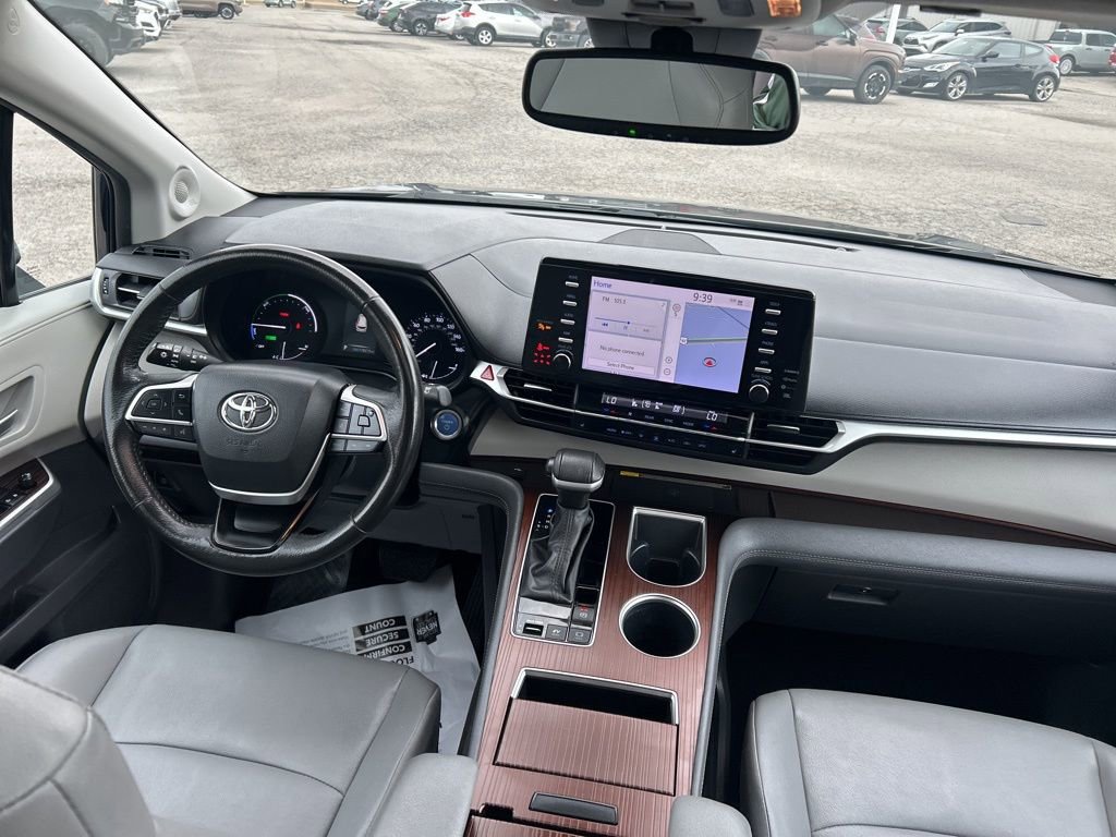 Used 2024 Toyota Sienna XLE w/ XLE Plus Package image 28
