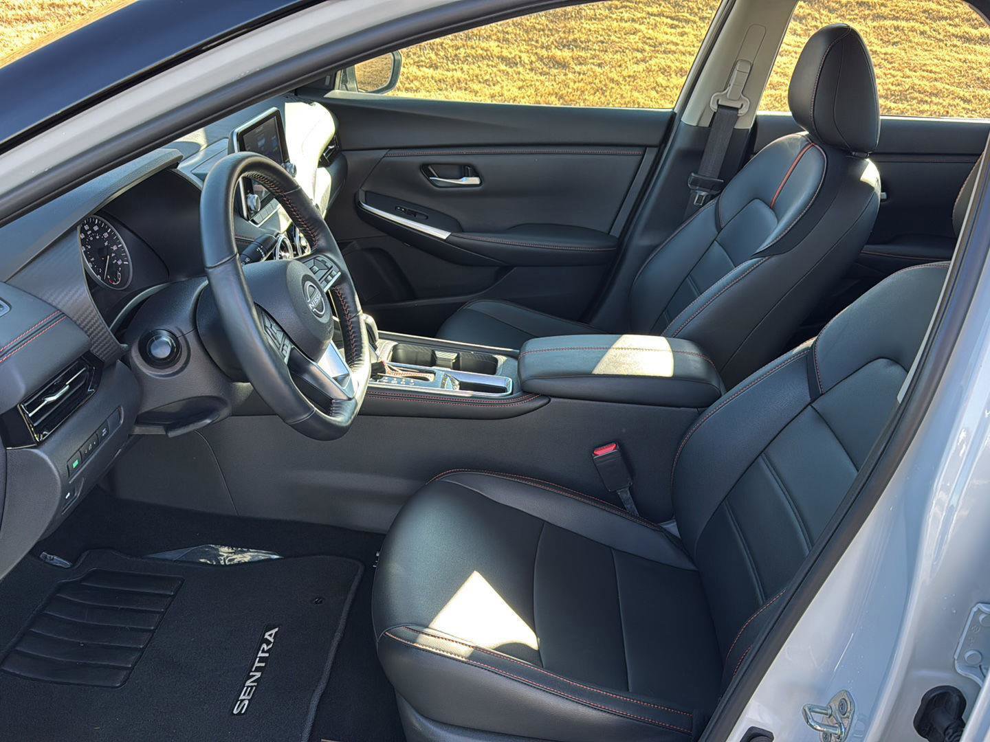 Used 2024 Nissan Sentra SR w/ SR Premium Package image 8