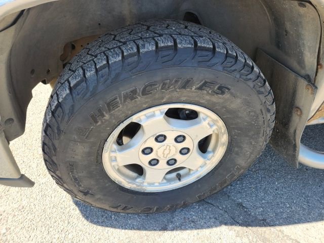 Used 2002 Chevrolet Silverado 1500 LS w/ Off-Road Pkg AWD/4WD image 25