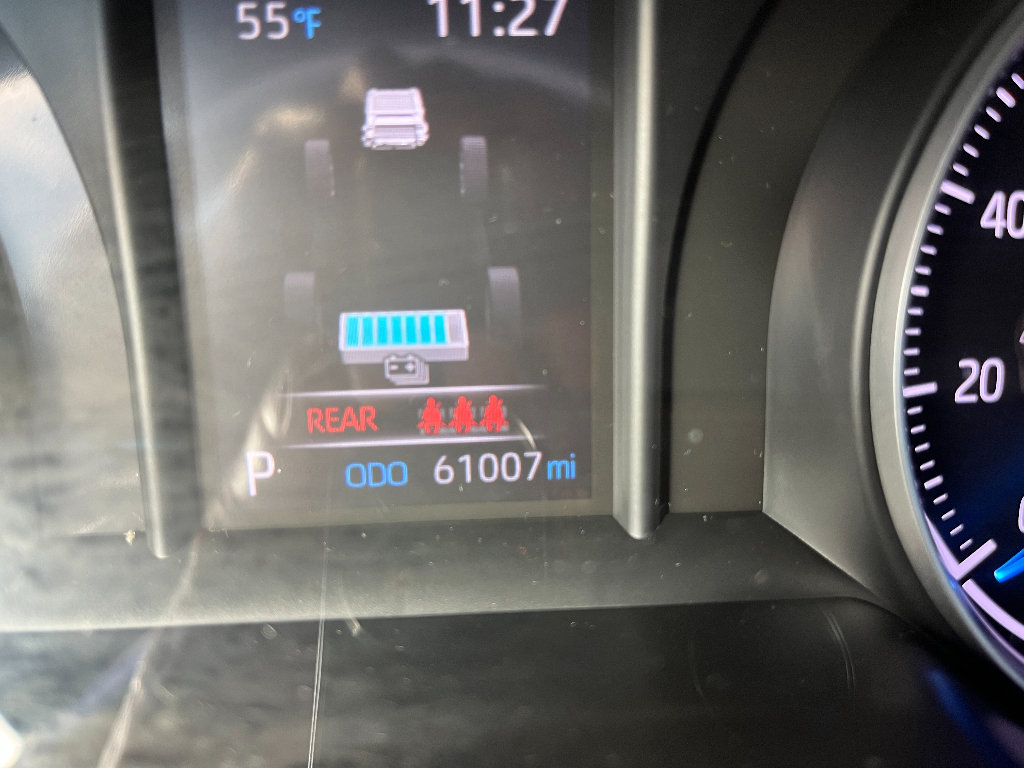 Used 2021 Toyota Venza LE image 37