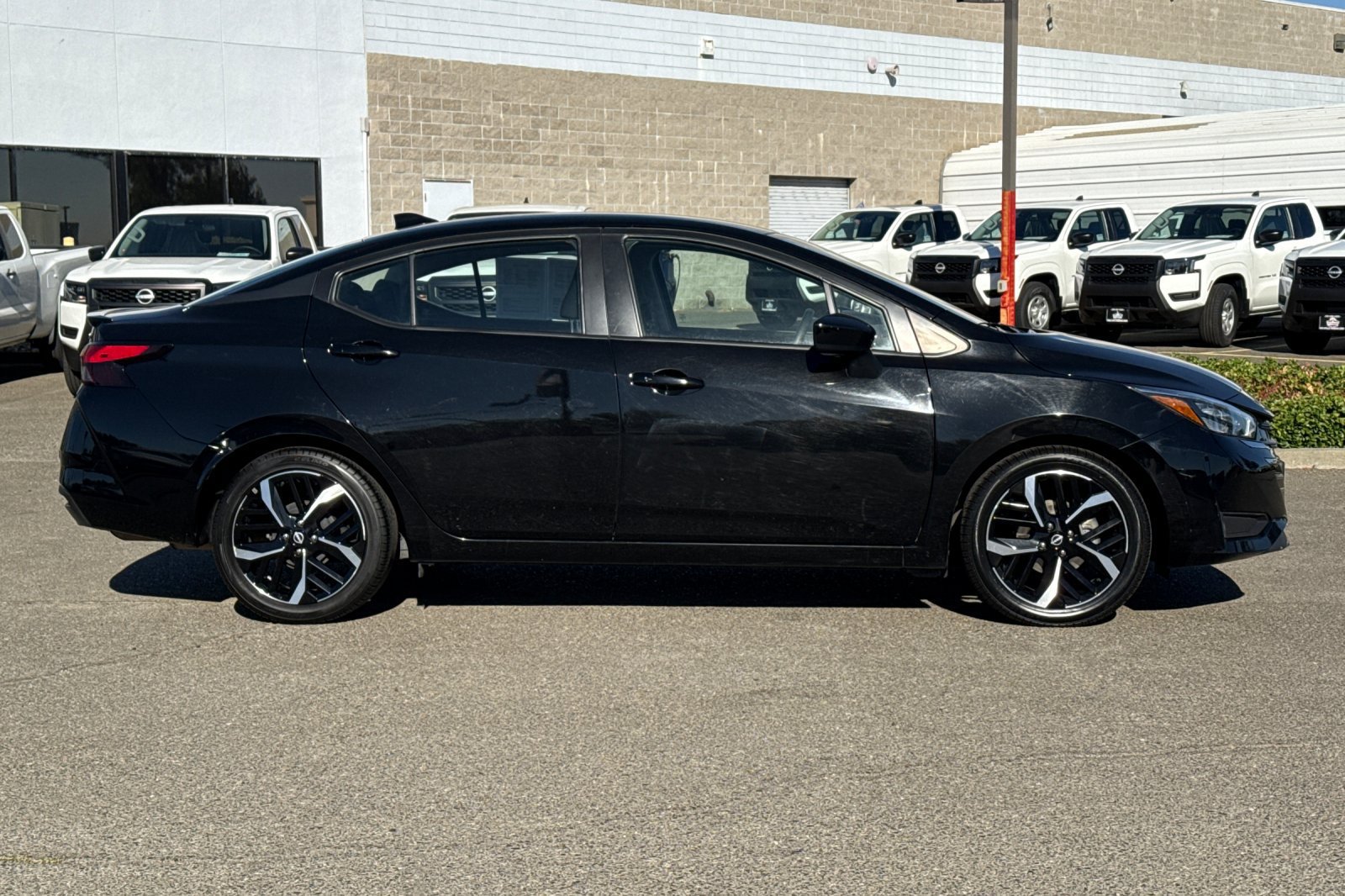 Certified 2024 Nissan Versa SR FWD image 3