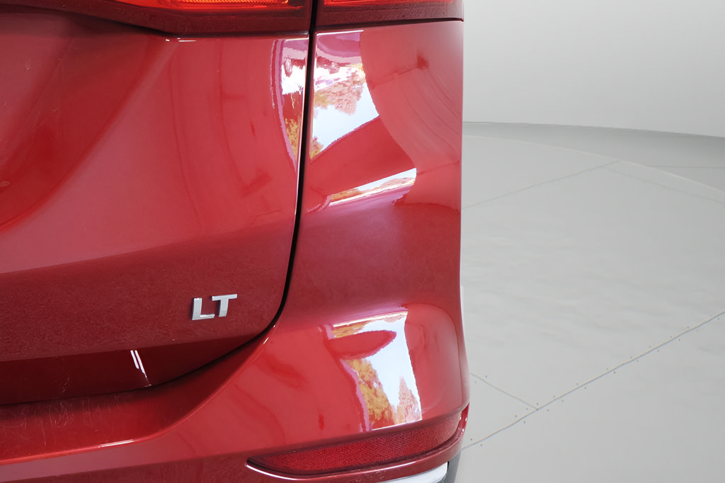 Used 2020 Chevrolet Equinox LT w/ Driver Convenience Package FWD image 10