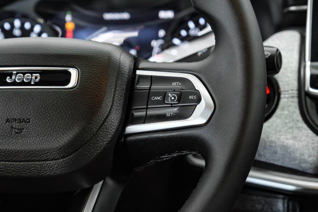 Used 2024 Jeep Compass Latitude AWD/4WD image 16