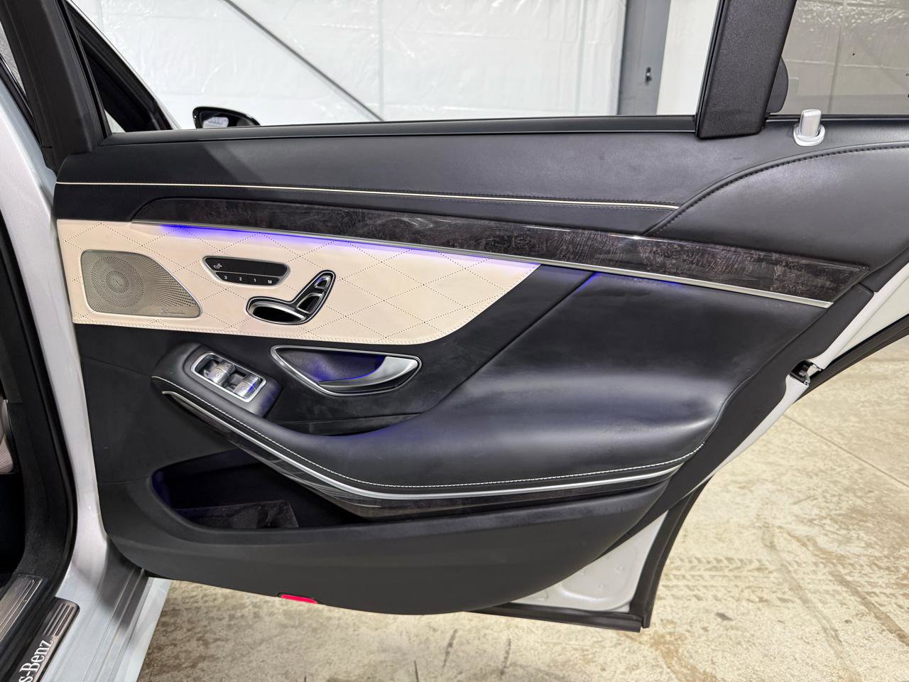 Used 2019 Mercedes-Benz S 560 Sedan image 35