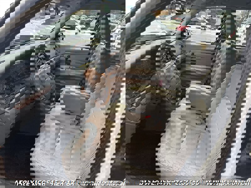 Used 2004 Ford Crown Victoria LX RWD image 18