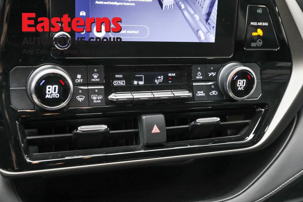 Used 2024 Toyota Highlander LE image 19