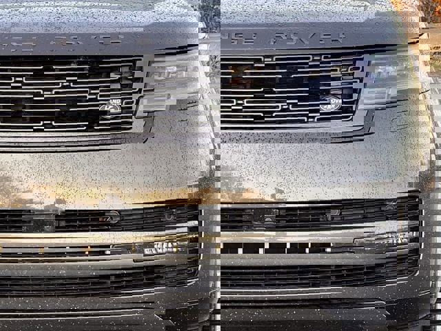 Used 2025 Land Rover Range Rover Long Wheelbase SE image 8