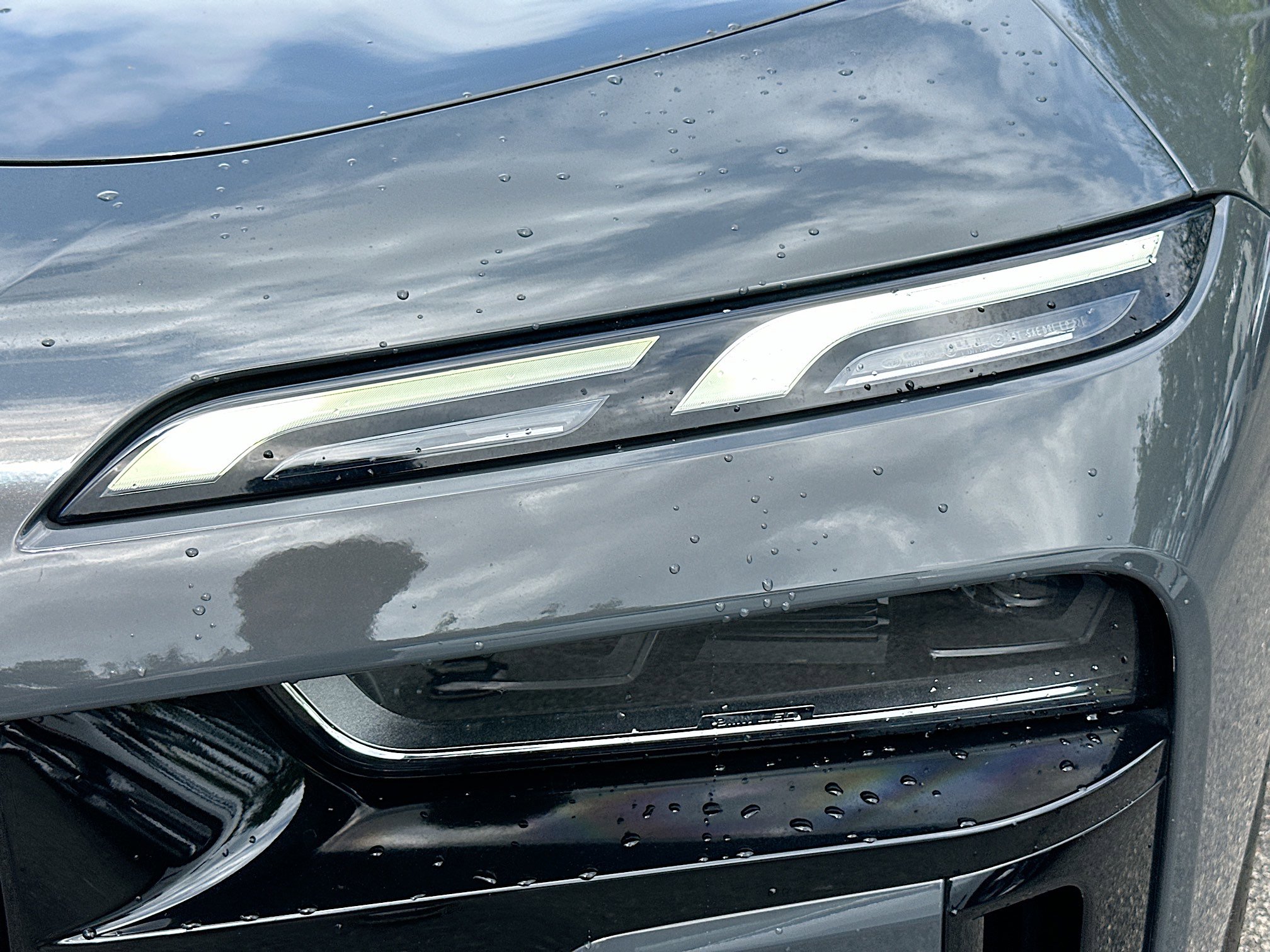 Used 2023 BMW 740i w/ Parking Assistance Package image 32