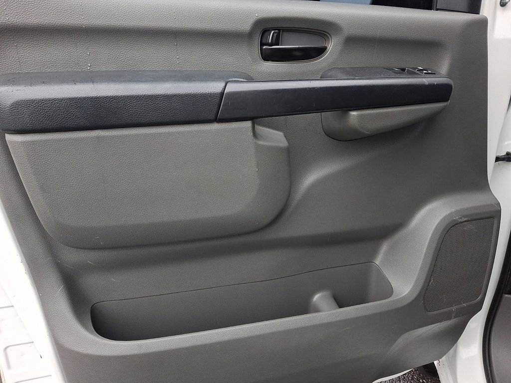 Used 2018 Nissan NV 2500 SV image 12