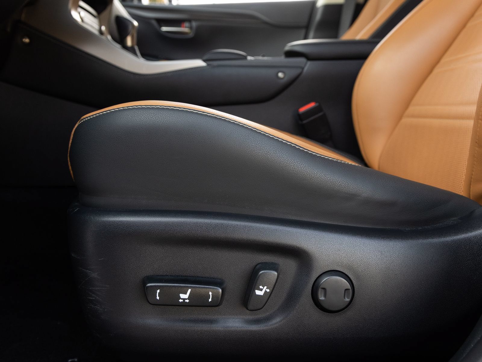 Used 2020 Lexus NX 300 FWD w/ Comfort Package image 21