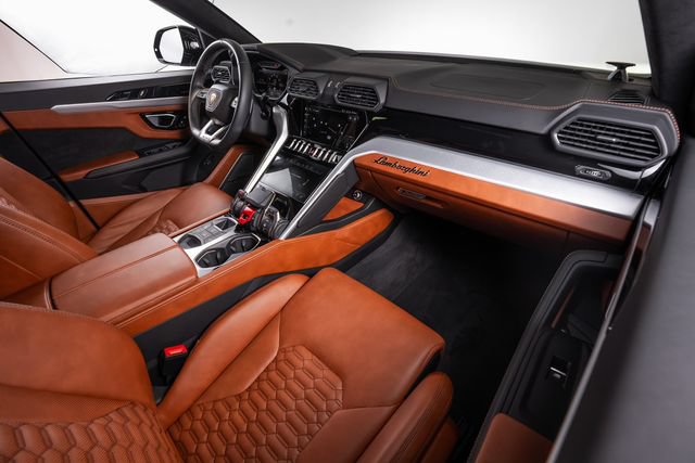Used 2022 Lamborghini Urus AWD/4WD image 55