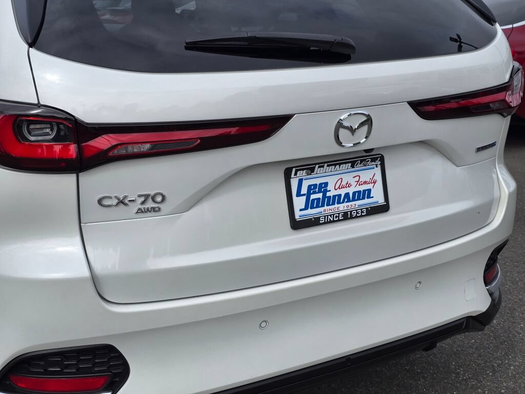 Certified 2025 MAZDA CX-70 Plug-In Hybrid w/ Premium Plus AWD/4WD image 27