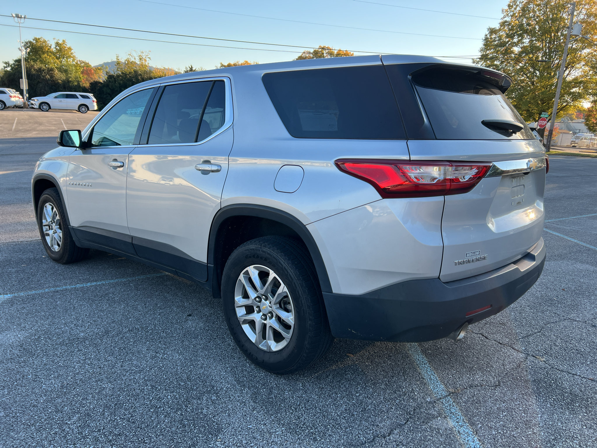 Used 2020 Chevrolet Traverse LS FWD image 5