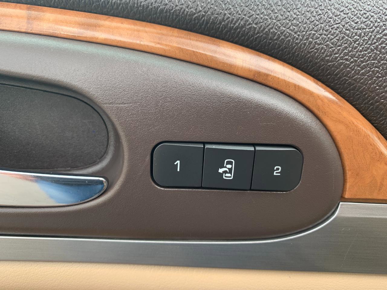 Used 2012 Buick Enclave Premium FWD image 11