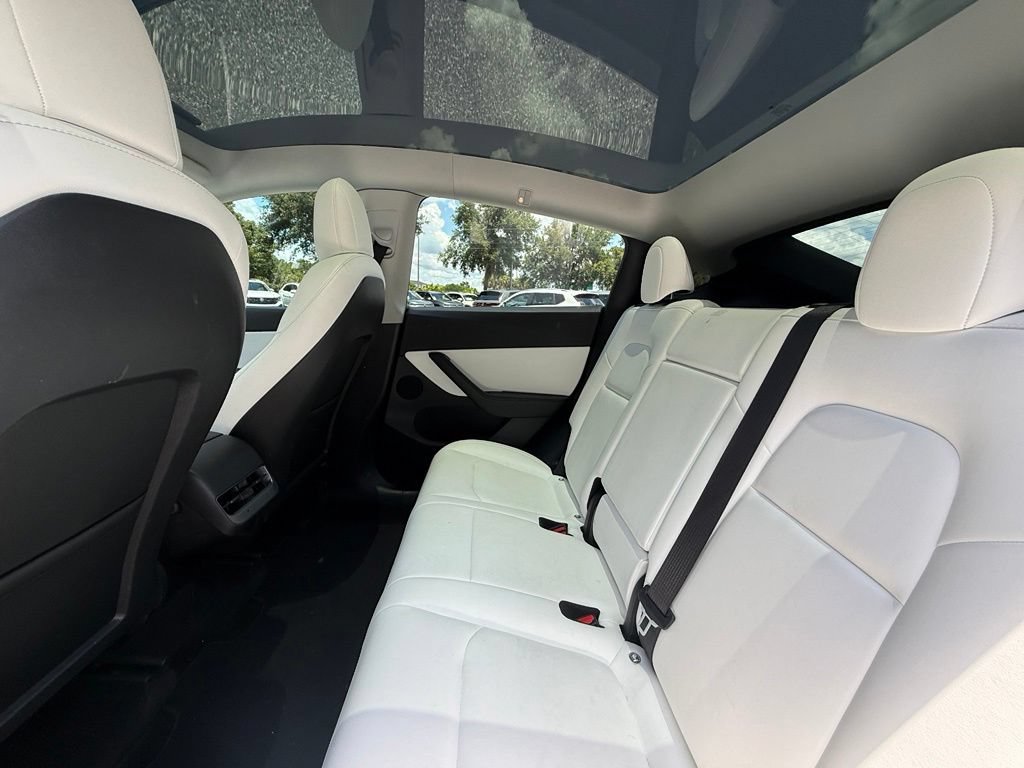 Used 2022 Tesla Model Y Long Range AWD/4WD image 16