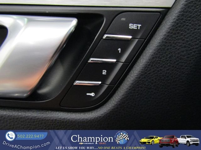 Used 2020 Porsche Macan AWD/4WD image 27