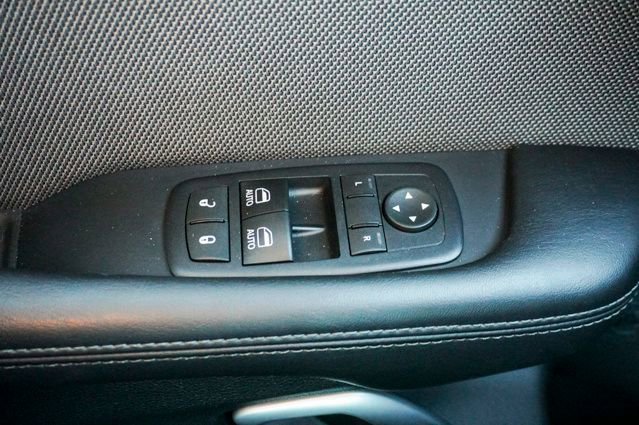 Used 2016 Dodge Challenger SXT image 22