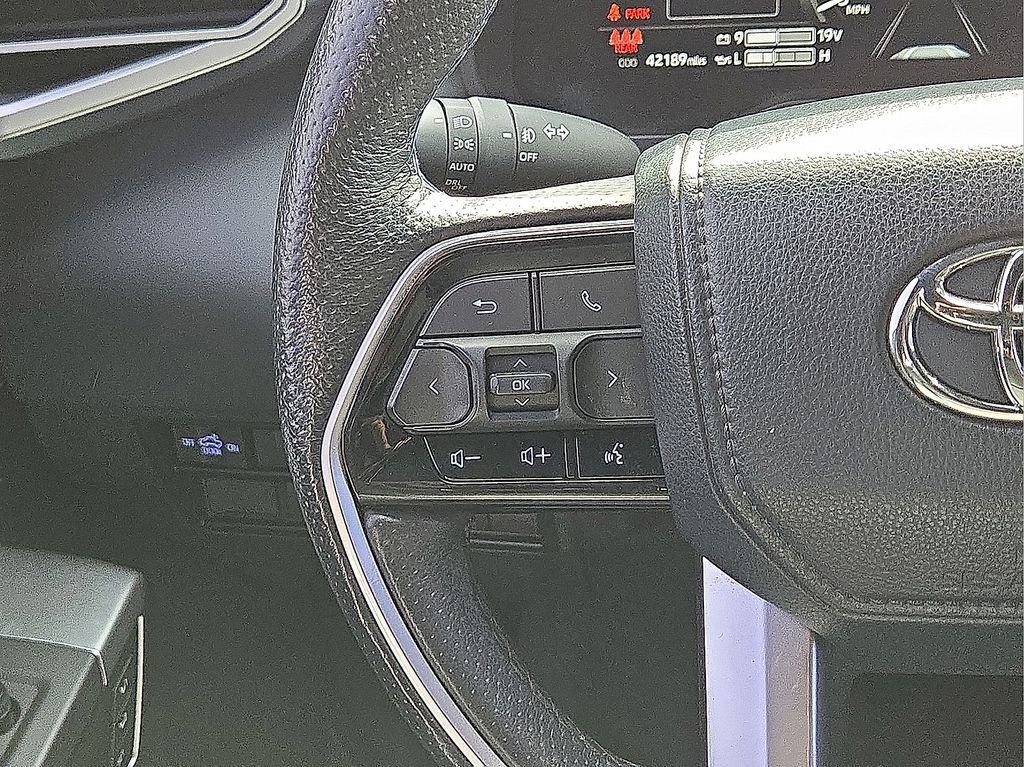 Used 2023 Toyota Tundra Platinum image 18