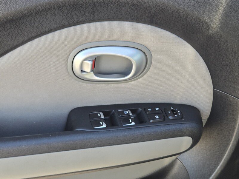 Used 2017 Kia Soul FWD image 18