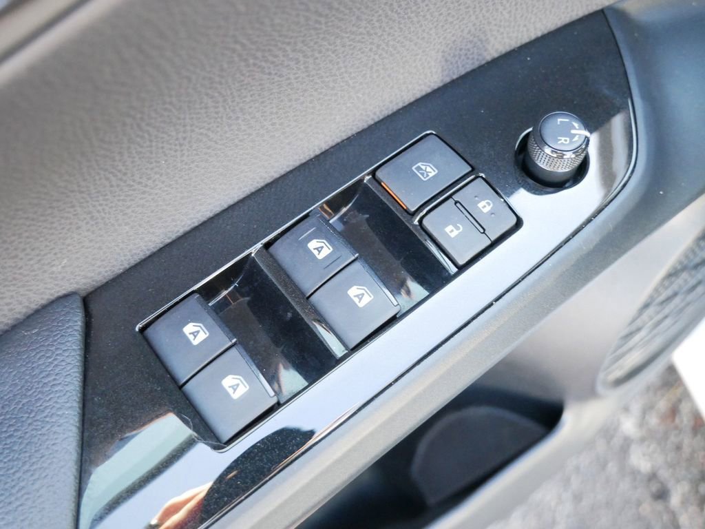 Certified 2018 Toyota Prius Three image 17