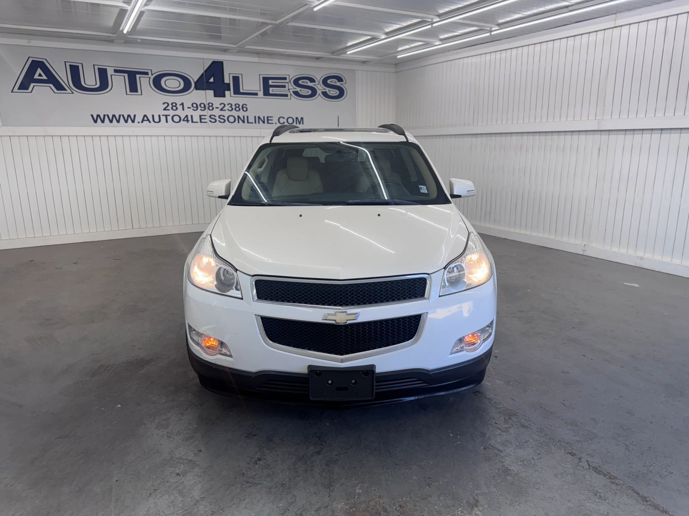 Used 2011 Chevrolet Traverse LTZ image 2