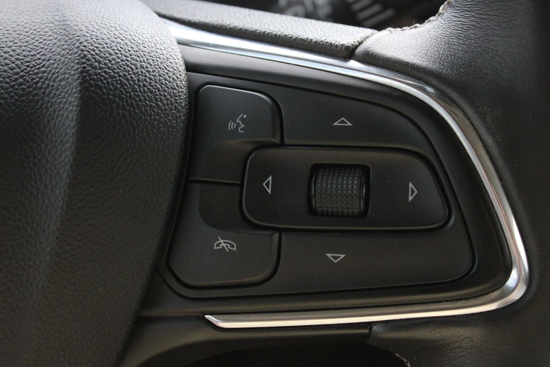 Used 2023 Buick Encore GX Select FWD image 28