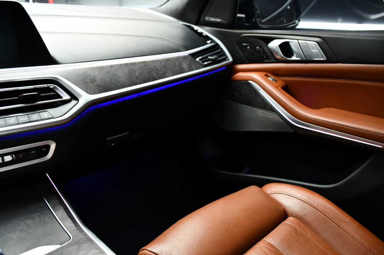 Used 2022 BMW X7 M50i w/ Executive Package image 37