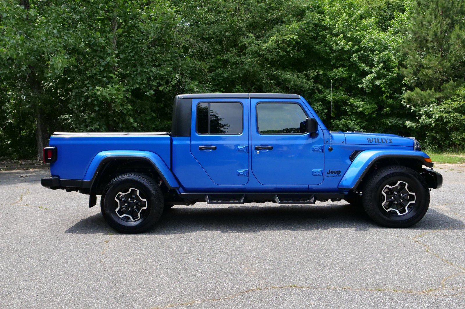 Used 2021 Jeep Gladiator Sport AWD/4WD image 45
