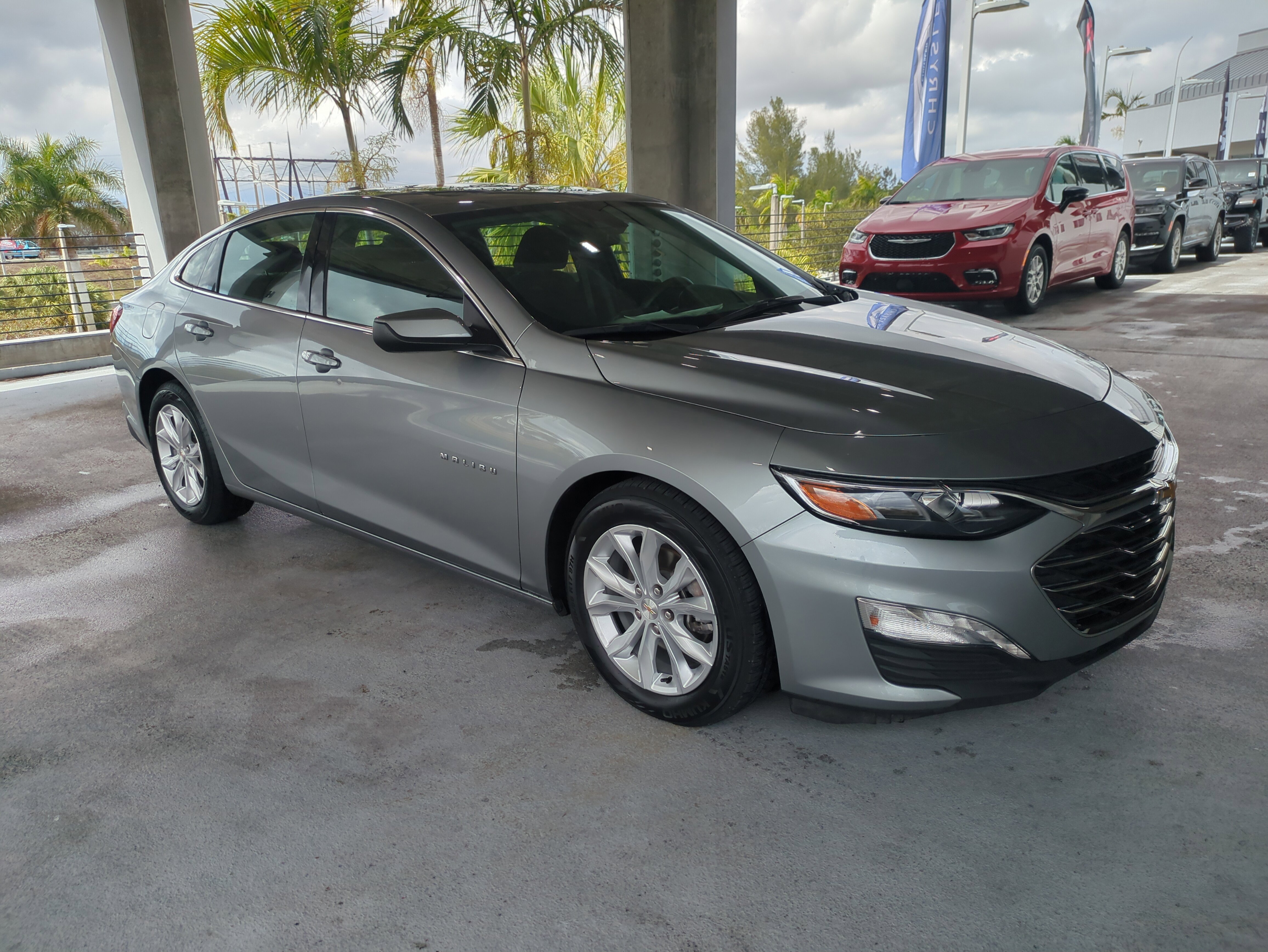 Used 2024 Chevrolet Malibu LT image 2