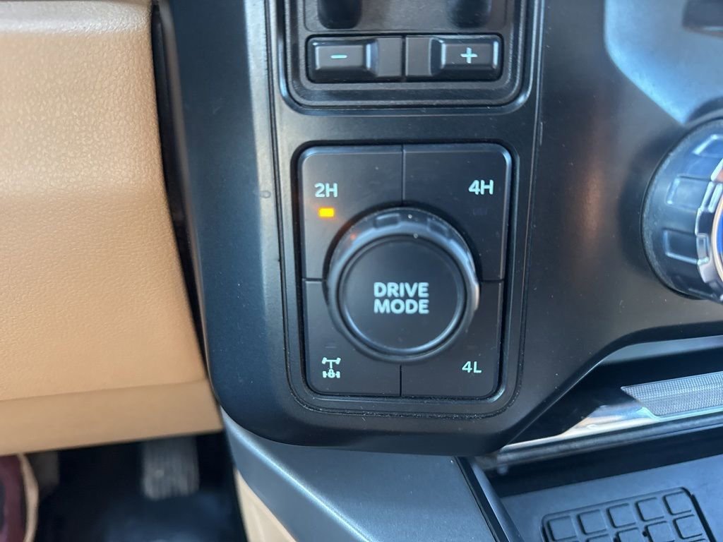 Used 2023 Ford F250 Lariat w/ Chrome Package image 23