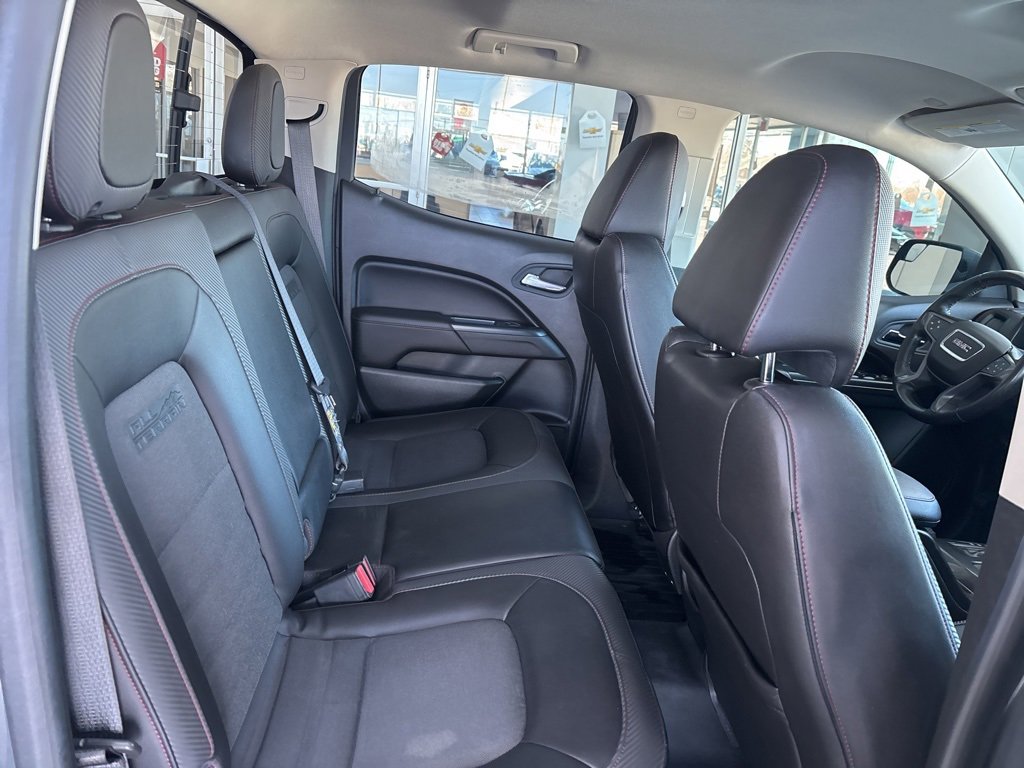 Used 2016 GMC Canyon SLE w/ All Terrain Package image 28