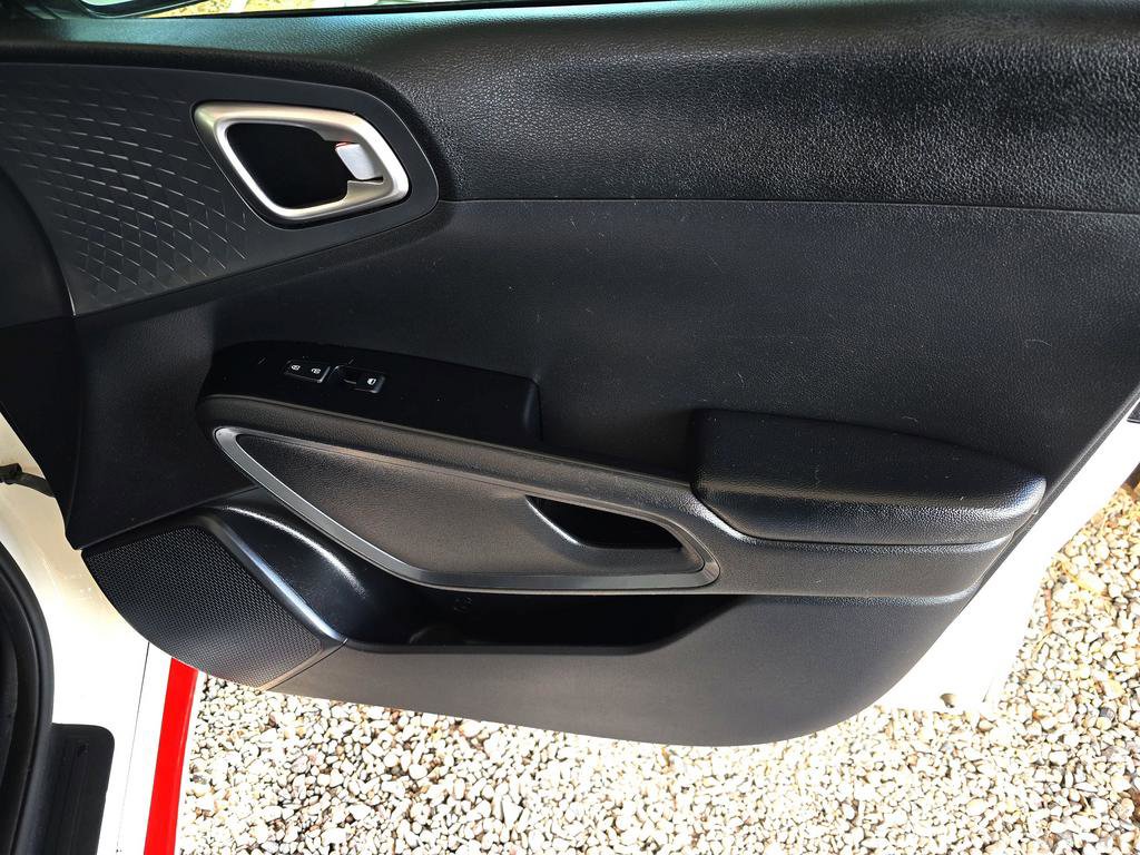 Used 2020 Kia Soul GT-Line FWD image 25