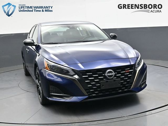 Used 2024 Nissan Altima 2.5 SR FWD image 12