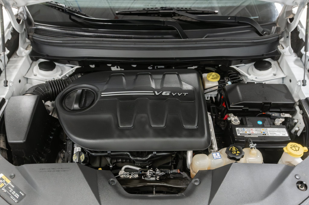Used 2021 Jeep Cherokee Limited AWD/4WD image 3